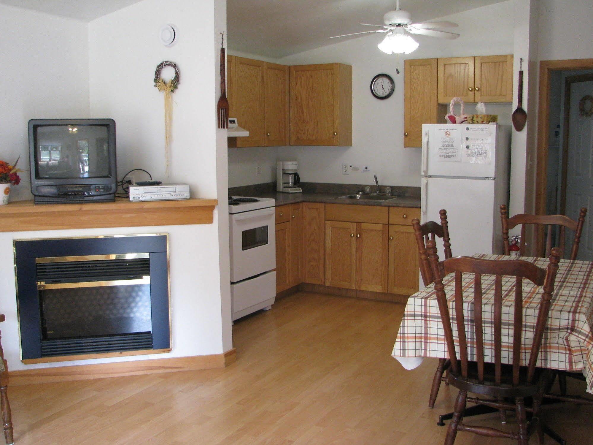 Anchorage House And Cottages ハリファックス エクステリア 写真