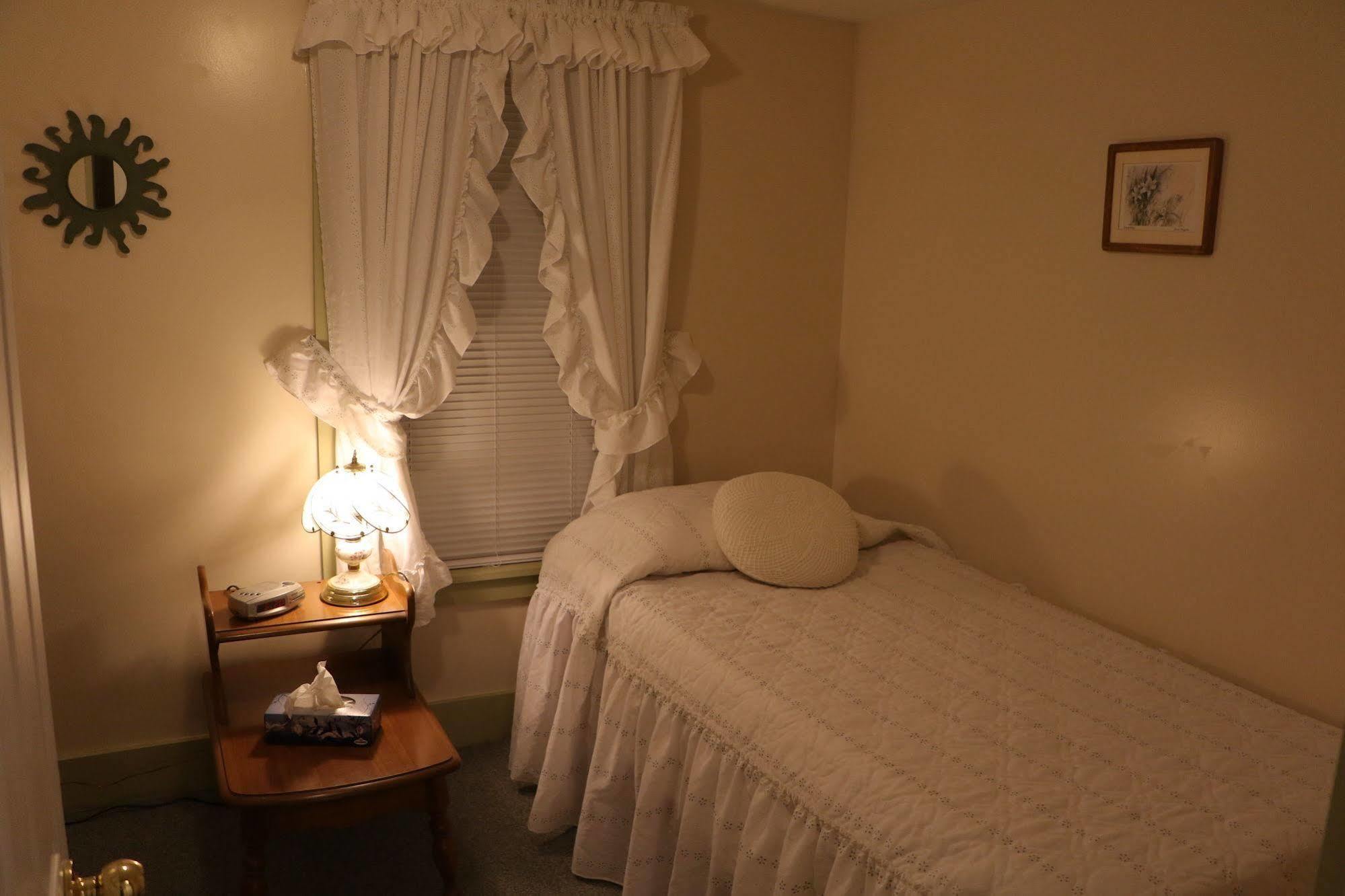 Anchorage House And Cottages ハリファックス エクステリア 写真
